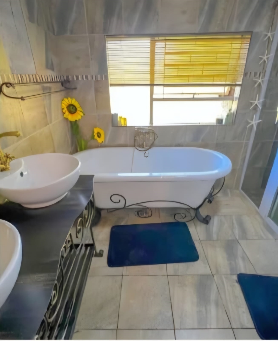4 Bedroom Property for Sale in Vaalpark Free State